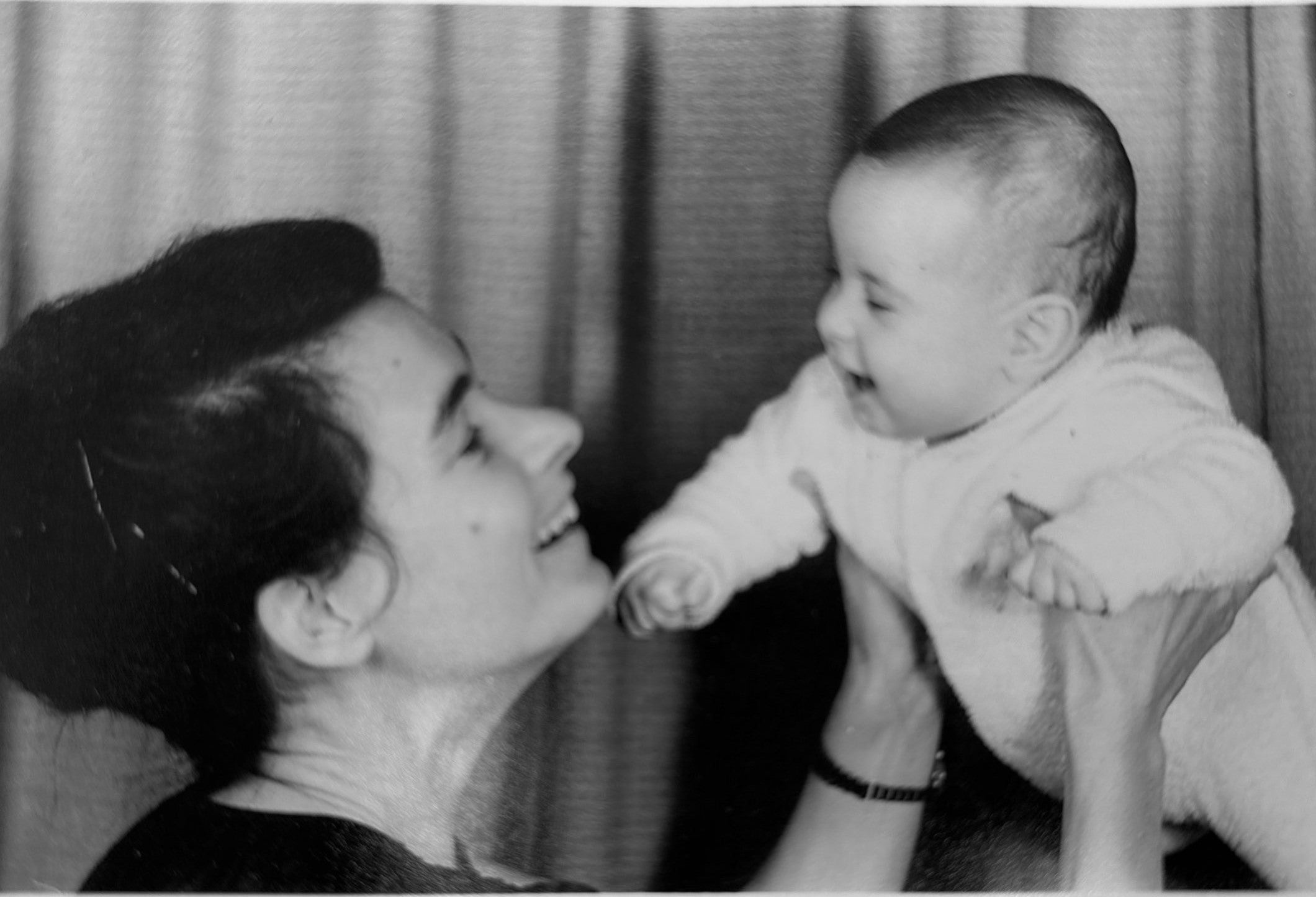 The story of Femarelle began with a personal challenge: a mother struggling with menopausal symptoms, unable to pursue hormonal therapies.